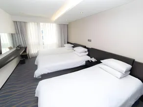 J-Grand Hotel - Image 4