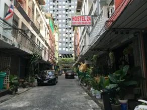 Hostel 24 - Image 4