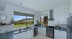 Bareena Cottage - Absolute Beachfront - Image 3