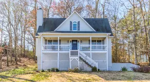 Explore Historic DT In This Cozy Open Air 5BR Stay - Image 4