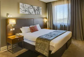 Rainbow Towers Hotel & Conference Centre - Image 4