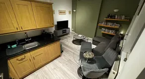 Modern One Bedroom Apartment on Finchley Road Sleeps Four Near the Tube - Image 3