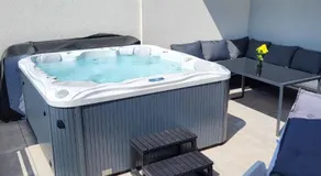 VillaMIA heated pool - jacuzzi-10 persons-boat tours - Luxury - Image 4