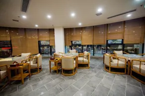 Binjiang Celebrity Holiday Hotel - Image 2