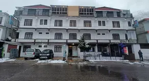 Hotel Mahadev - Image 4