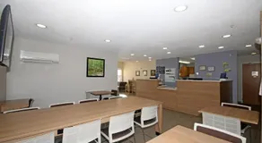 Microtel Inn by Wyndham Greensboro - Image 4