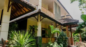 Hotel Mahkota Plengkung by ecommerceloka - Image 5