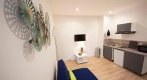 !!USHUIÄ!! Superbe studio HOME STAGING en plein CENTRE-VILLE. - Image 1