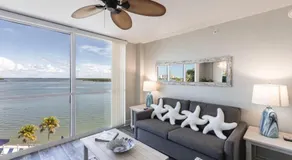 Southern Comfort - Updated Waterfront Condo - Image 2
