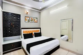 SPOT ON Hotel Luxury - Image 2