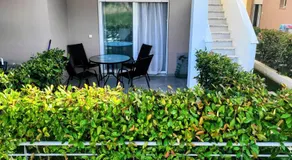 Paralia Ofriniou Iro Residence - Starlink net, Courtyard, Naturally Shaded Terrace, 100m from Beach and Top Taverns - Image 4