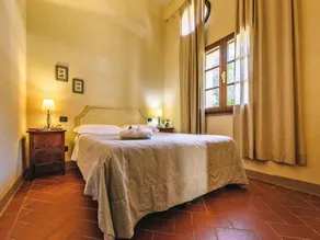 Country House in Tuscany with Pool and Olive Grove - Image 2
