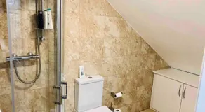 Small 3 Bed Flat near Heathrow - Image 2