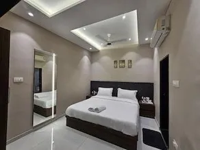 HOTEL GEETANJALI - Image 1