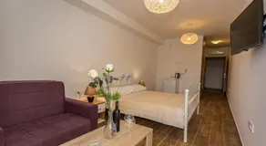 Holiday Home - Image 2