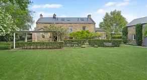 The Red Feather Inn - Image 4