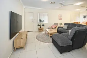 Modern, Spacious 3BR QLD Delight - Image 2