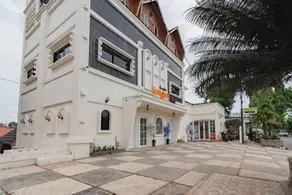 Urbanview Hotel Kangen Bungalow Purwakarta by RedDoorz - Image 3