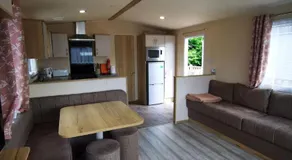 Willows Lodge with self contained garden - Image 5