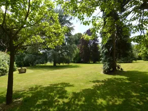 Herskabeligt hjem i Champvert med udsigt - Image 1