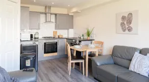 Pinfold Court Apartments - Image 3