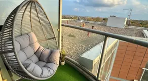 Modern Prime Apartment - 20 mins to Central London - 15 mins to Gatwick Airport - Image 2