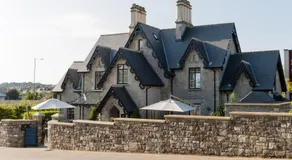 Cae Court Hotel - Image 4