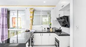 Malls at Doorstep 2-Bed Unit in Heart of Cannon Hill - Image 4