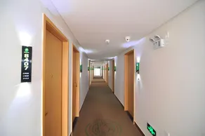 GreenTree Inn Zhejiang Ningbo South Railway Station Express Hotel - Image 3