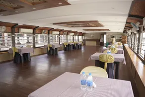 Casino Luxury Houseboats - Image 4