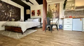 Guest House in East Devonport - Image 5