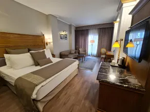 Hotel Crown Plaza Islamabad - Image 2