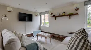 Oak Tree Hideaway - Image 2