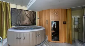 Unique apartment with private pool, cinema, SPA - Image 4
