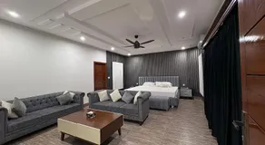 Zee Suites - Image 3