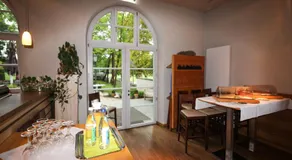 Volkspark Hotel - Image 2