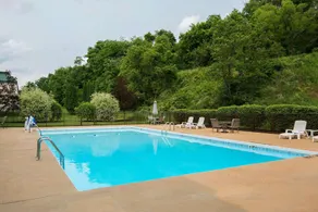 Suburban Extended Stay Hotel Fairmont - Image 2