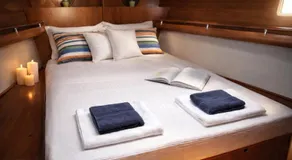 Private yacht, day sail and houseboat - Image 2