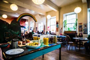 High Street Hostel - Over 18s Only, Backpackers Atmosphere - Image 2