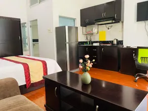 Studio apartment with balcony - Image 2