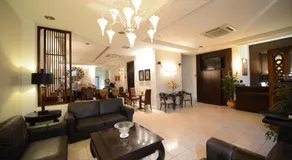 Central Hotel - Image 2
