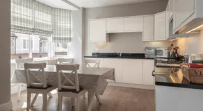 Carlton Lodge, Two bedroom apartment with parking space - Image 3