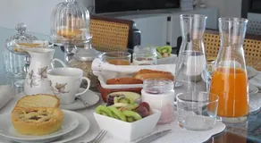 Insolent Inn - Image 3