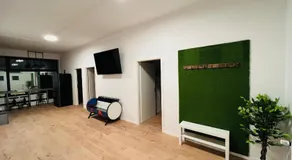Big Apartment l 18 Beds l Free Parking l WiFi l - Image 3