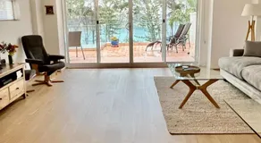 Denhams Beach side holiday apartment - Image 2