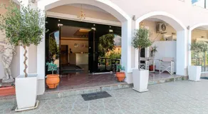 Porto Marina Aparthotel - Image 3