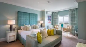 Roslin Beach Hotel - Image 2