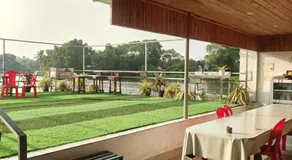 Louis Backpackers Hostel - Image 2