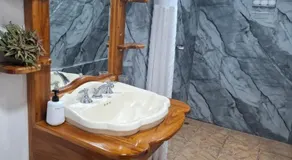 Casita Manakin - Image 2