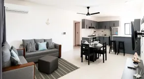 Spacious Apartment with Secure Private Parking - 5 - Image 2